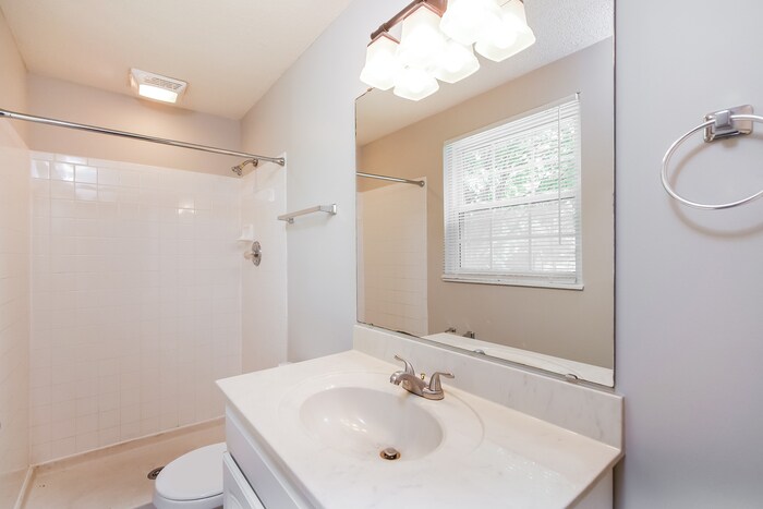 Building Photo - 10338 Rouark Ln
