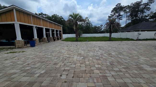 Building Photo - Multi Acreage Property in the Mandarin Section of Jacksonville