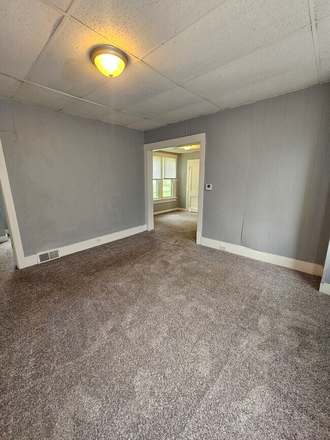 Building Photo - 2947 13th Ave