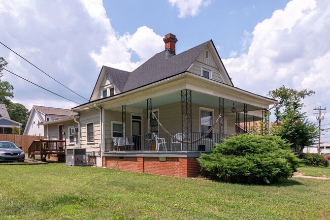 Building Photo - 1417 Watts St