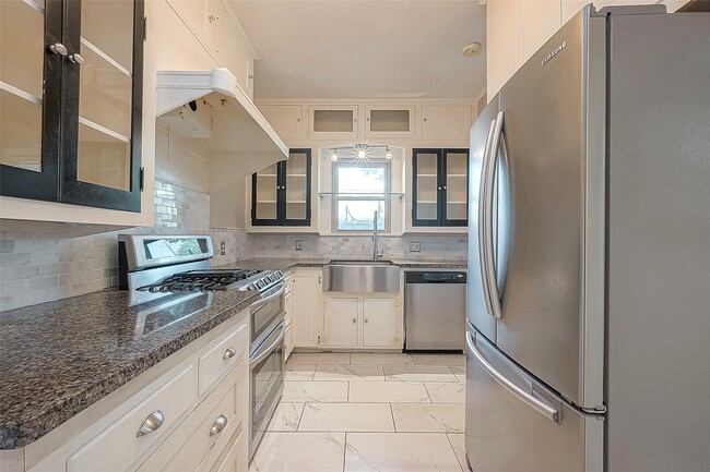 Building Photo - 1309 2nd St