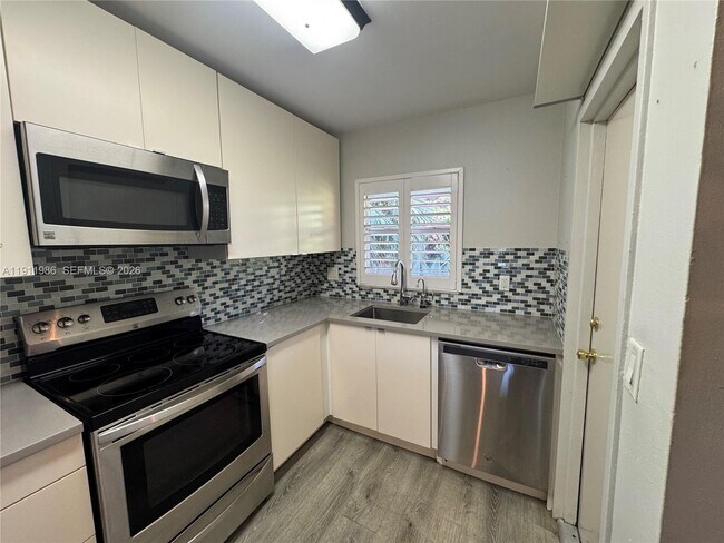 Building Photo - 1752 NW 3rd Terrace