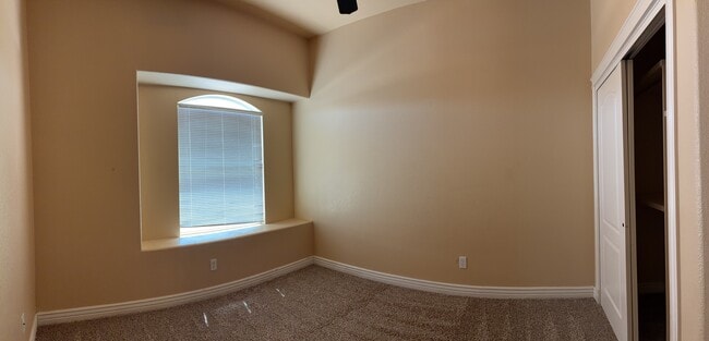 Building Photo - 5545 Manuel Moreno Dr