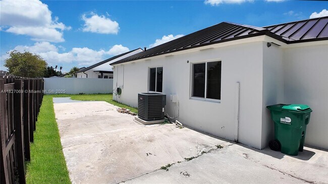 Building Photo - 15856 SW 143rd Ct