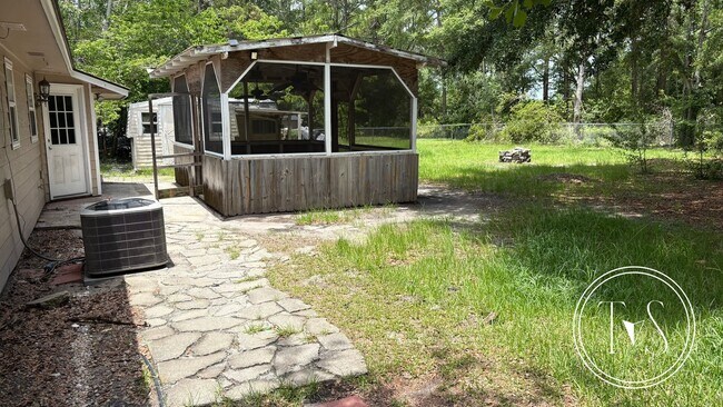 Building Photo - FALL MOVE-IN SPECIAL: 50% OFF 1st FULL MONTH'S RENT!**