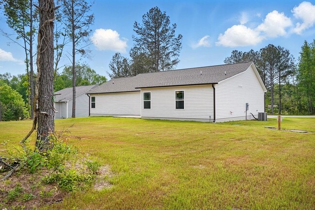 Building Photo - Charming 3-Bedroom Ranch with 2 Full Baths & Expansive Backyard Located in a Peaceful Cul-de-Sac