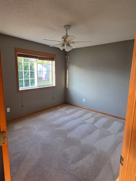Building Photo - 15655 Finch Ave