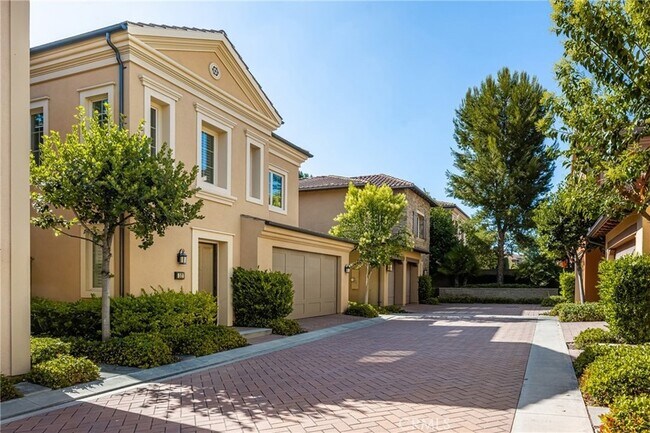 Building Photo - 52 Brindisi