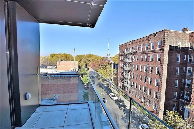 Building Photo - 41-26-41-44 44th St