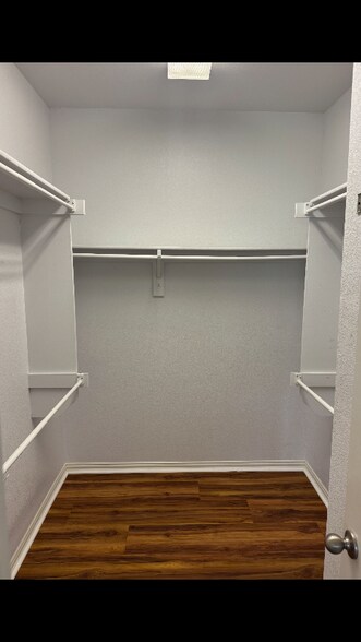 Building Photo - 3615 Applewood Rd