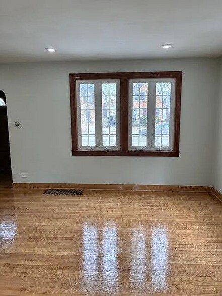 Building Photo - 5216 S Major Ave