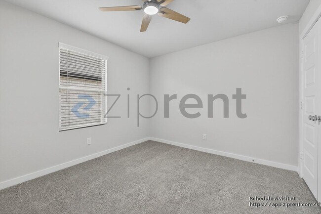 Building Photo - 1010 Rosemary Hl Dr