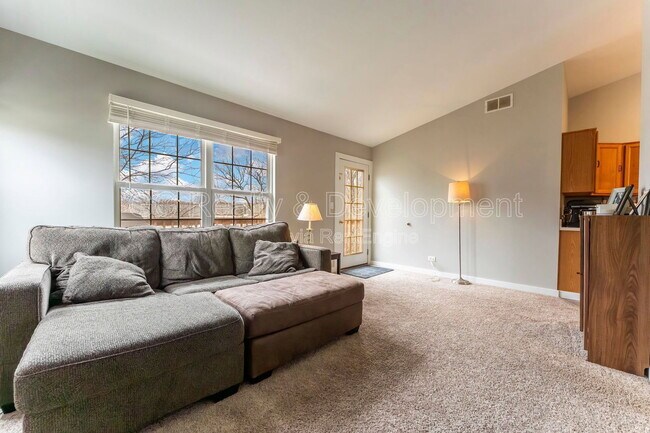 Building Photo - 1262 Brookdale Dr