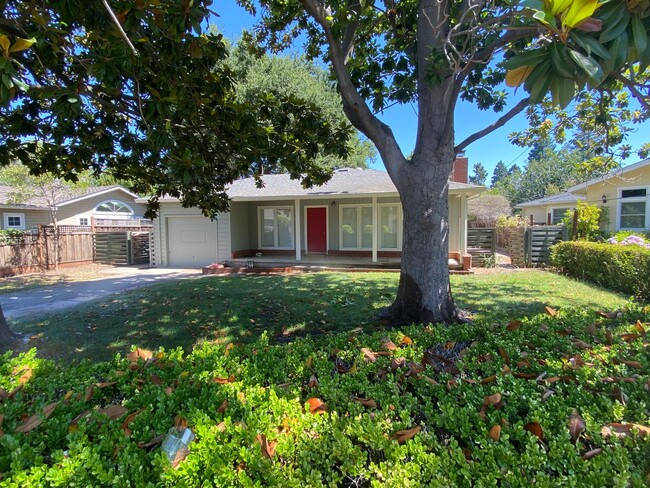 Building Photo - Charming Single-Family Home in Menlo Park