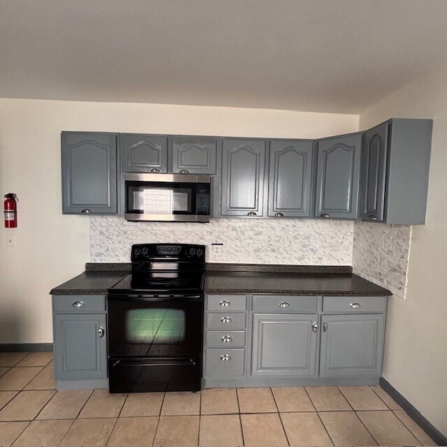 Building Photo - 19 Topliff St