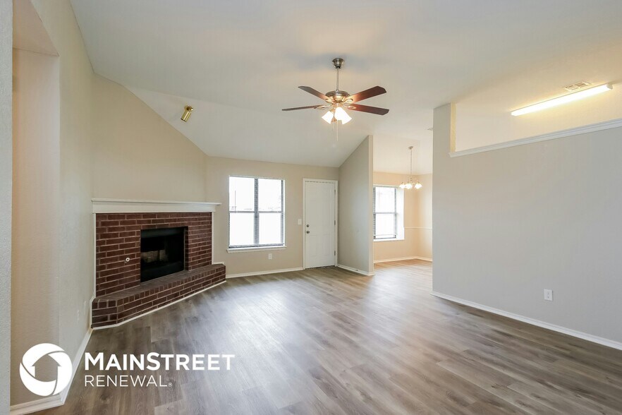 Building Photo - 6012 SE 83rd Pl