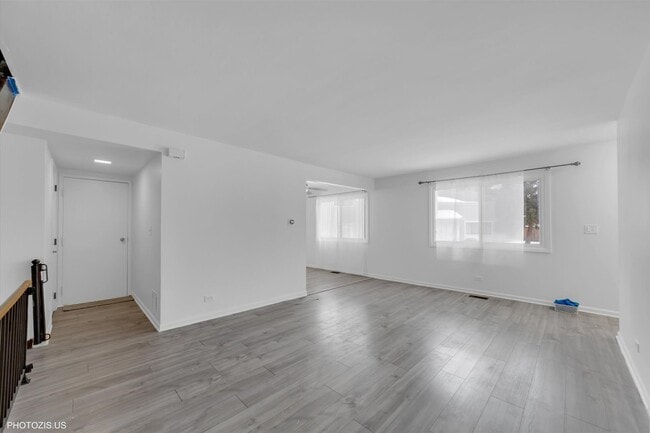 Building Photo - 854 Cambridge Pl