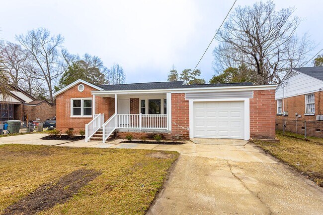 Building Photo - Welcome to this beautiful newly renovated 3-bedroom brick ranch!