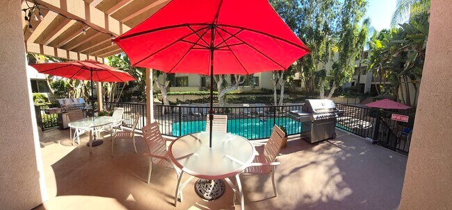 Community Patio, BBQs, and Pool - 5325 Newcastle Ave