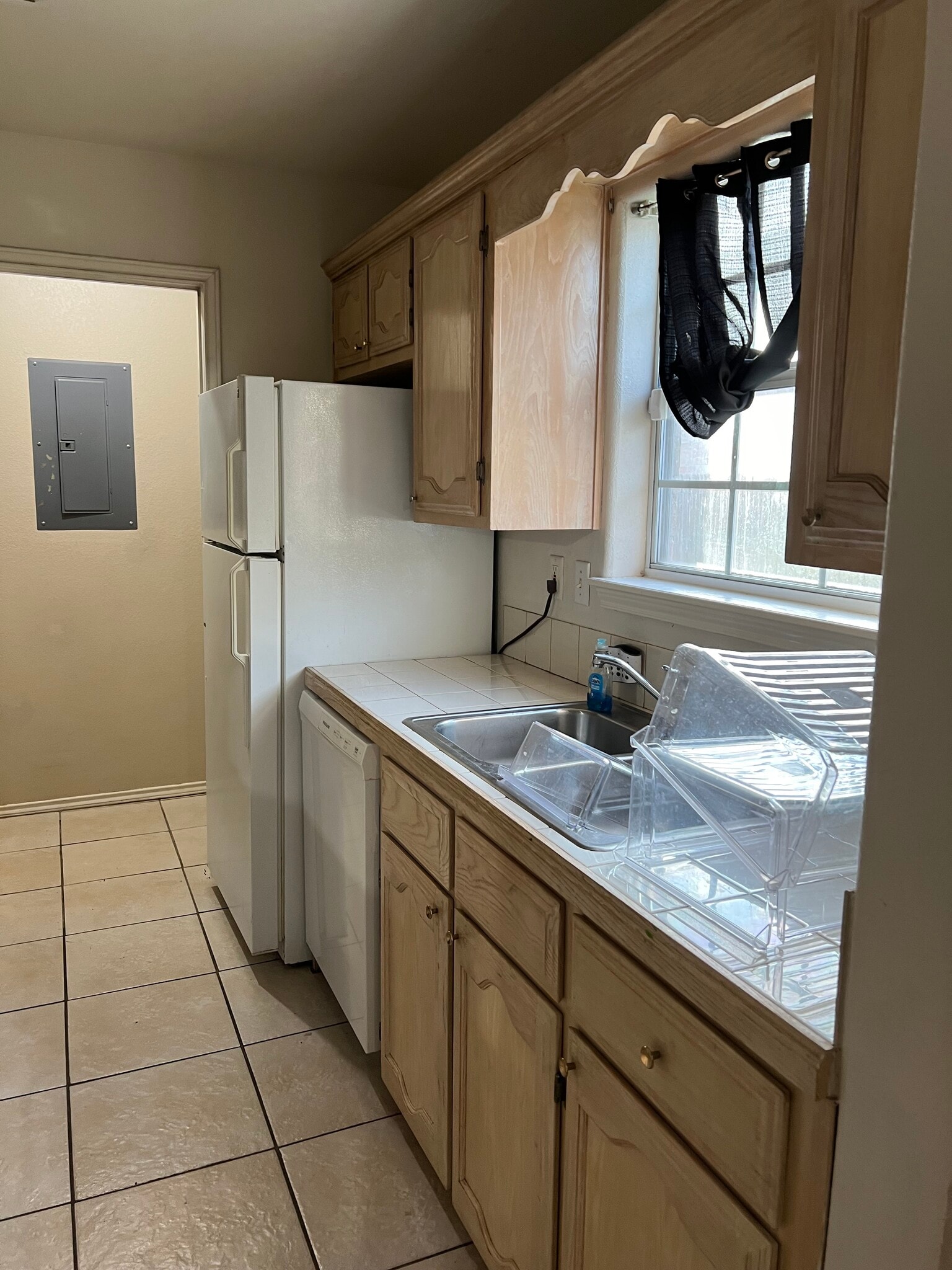 Kitchen - 817 Sonesta Dr