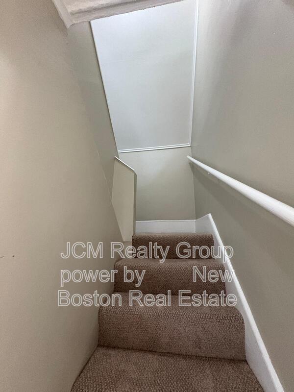 Building Photo - 40 Hurd St