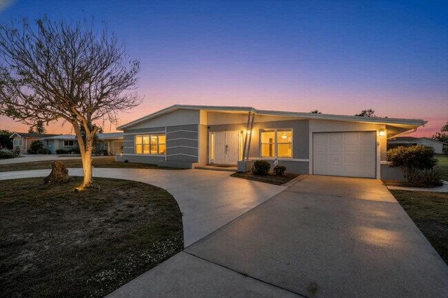 Building Photo - 115 Leland St SE