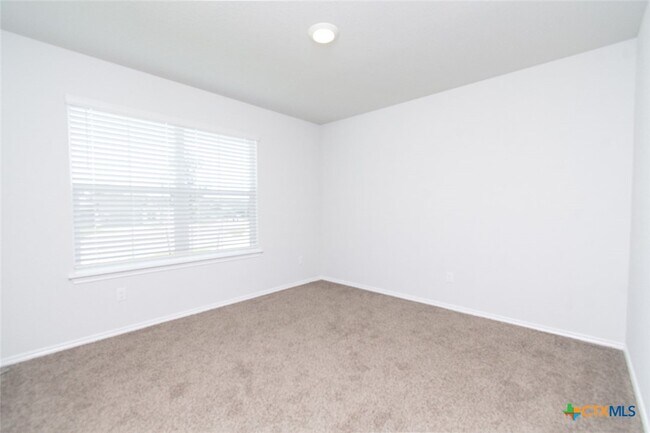 Building Photo - 1717 Cedrus Dr