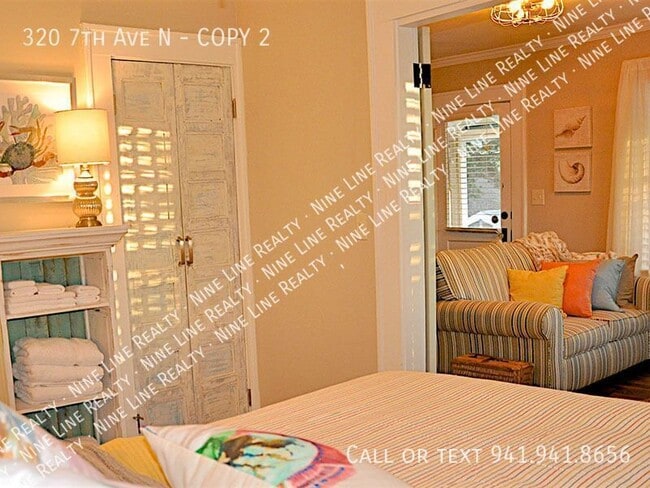 Building Photo - 320 7th Ave N