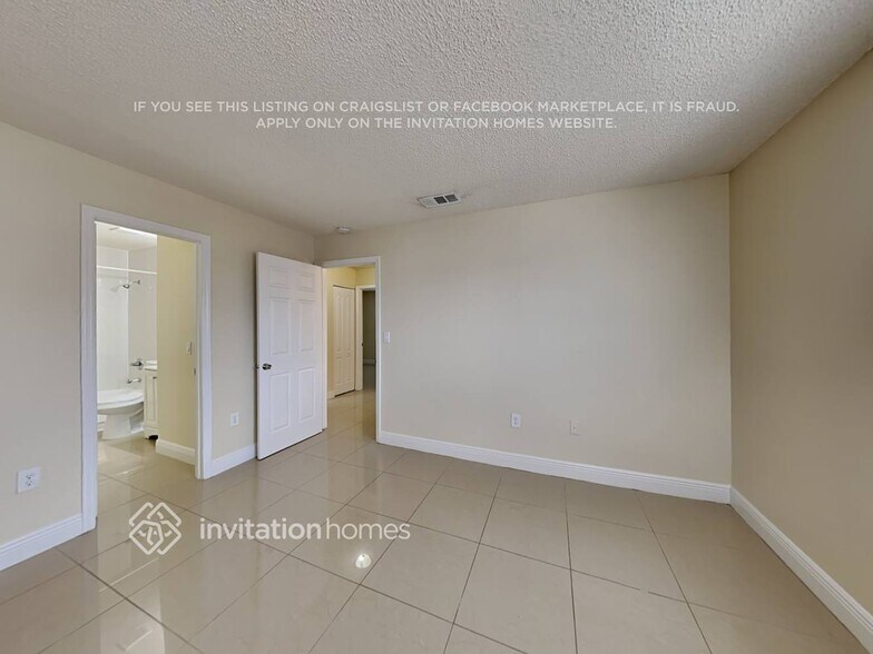 Building Photo - 16099 SW 138th Pl
