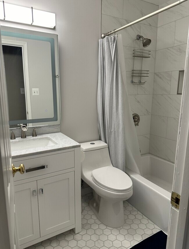 Building Photo - 9374 Tartan View Dr