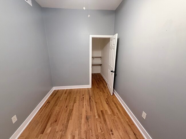 Building Photo - 3140 W Fulton Blvd