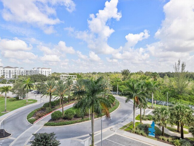 Building Photo - 2000 Metropica Wy