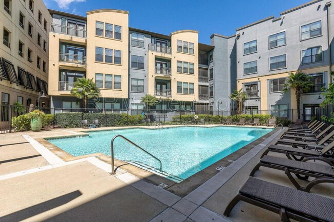 Building Photo - 401 16th St NW