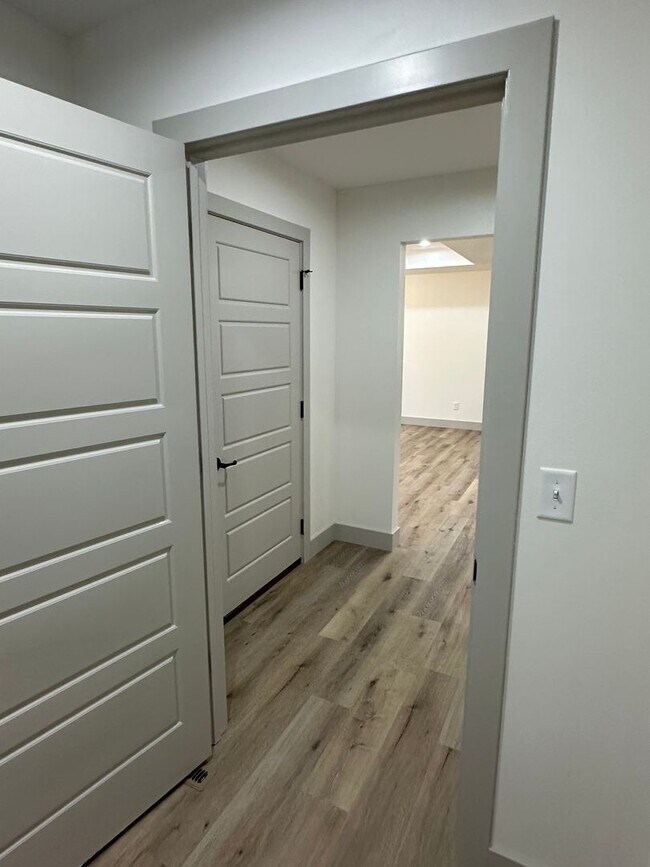Building Photo - 932 Page St