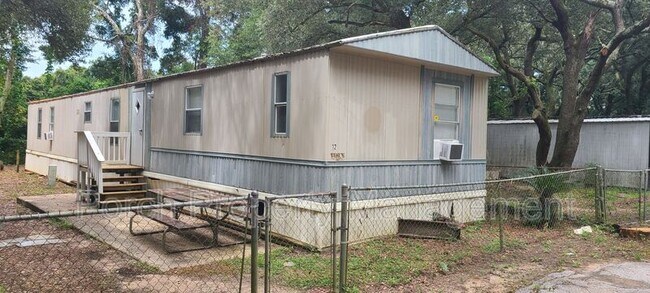 Building Photo - 12 Anne Cir
