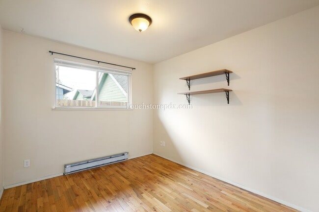 Building Photo - Quaint 3BD/1BA Home Near Mt. Tabor