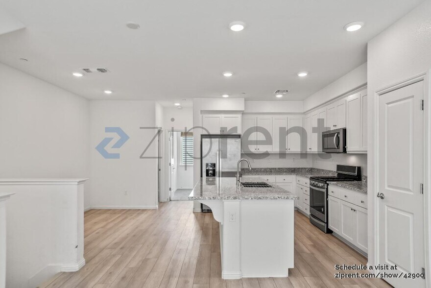Building Photo - 40711 Penstemon Terrace