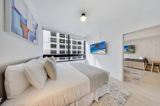 Building Photo - 36 NE 2nd St