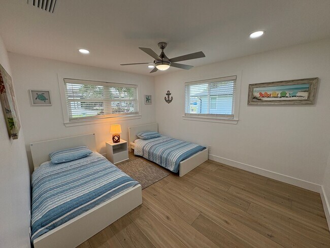 Building Photo - Beautifully Furnished Pool Home with Boat ...