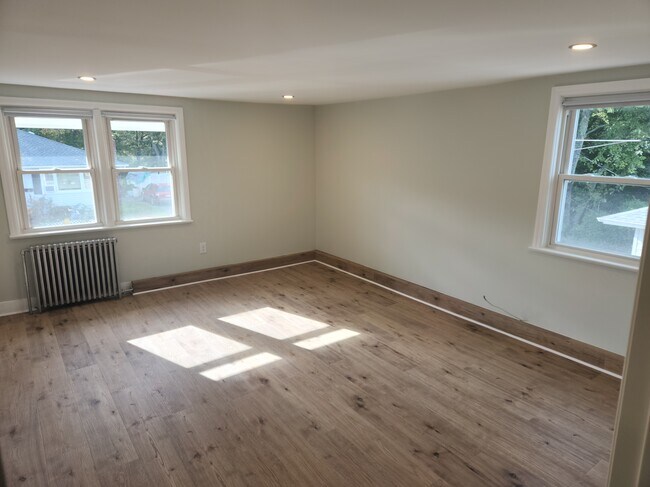 Master Bedroom - 323 Elm St