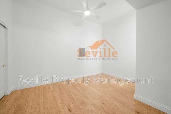 Building Photo - 569 Merritt Ave