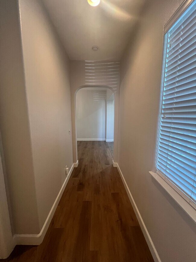 Building Photo - 721 Bluestone Cir