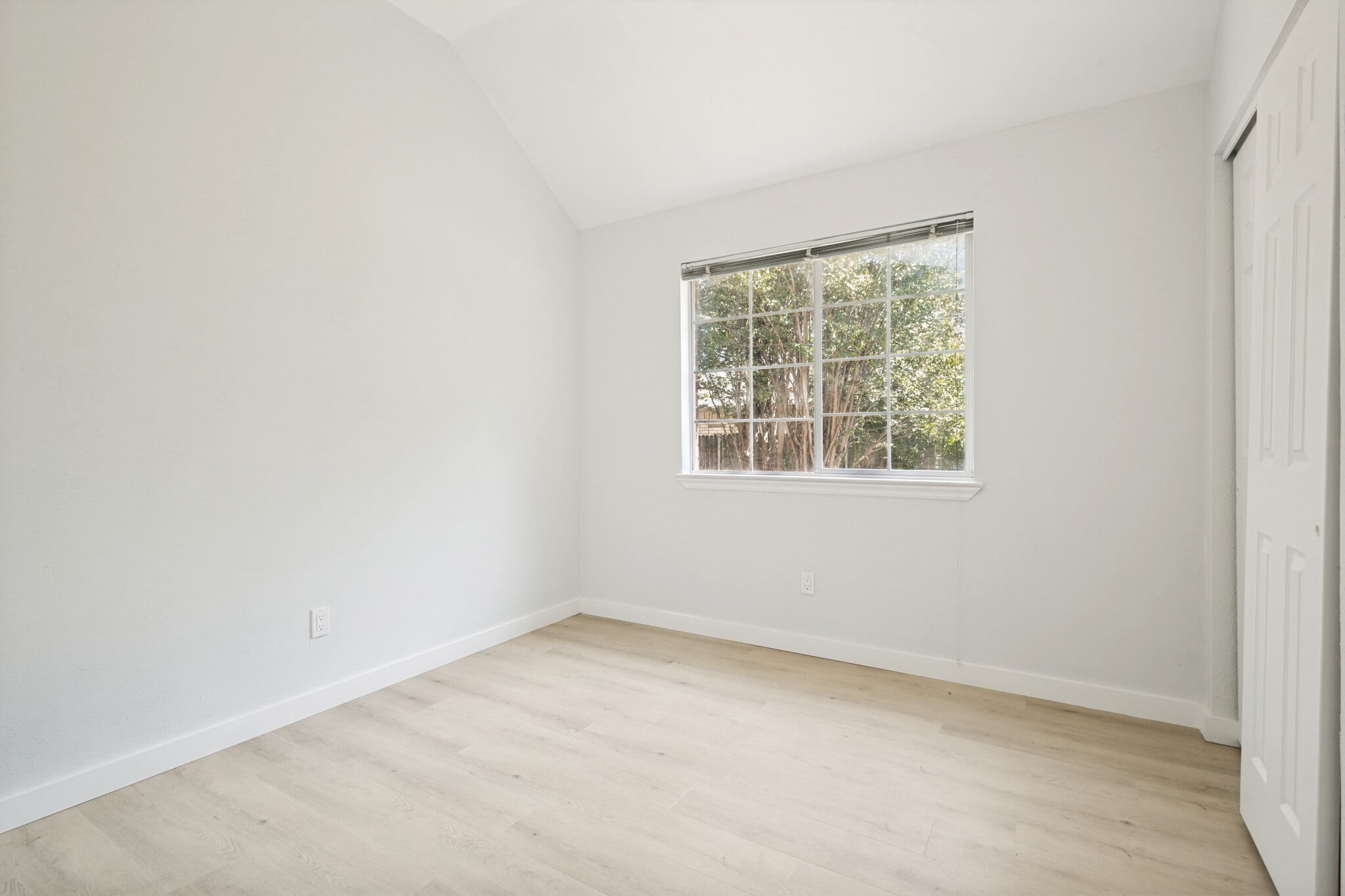 Building Photo - 2112 Carriage Hl