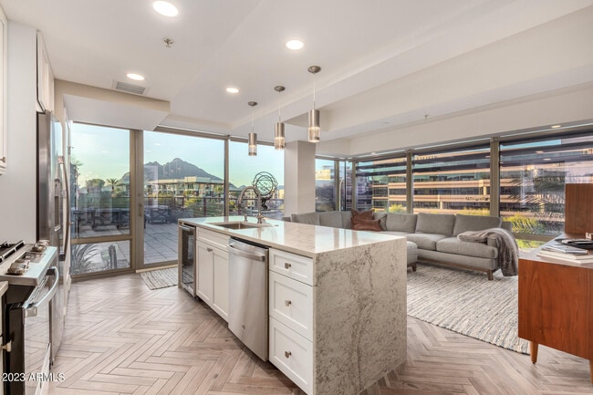 Building Photo - 7161 E Rancho Vista Dr