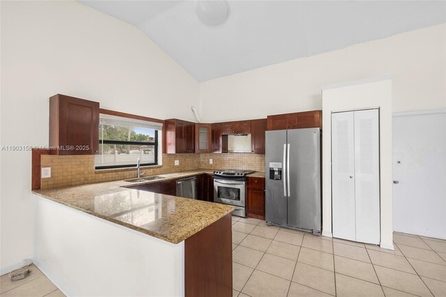 Building Photo - 9601 Dunhill Dr