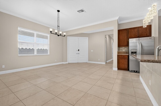 Building Photo - 8883 Kingsmoor Wy