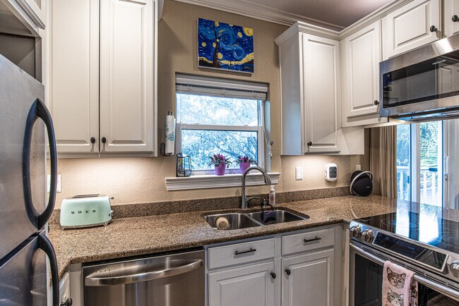 Building Photo - 12 Merri Way