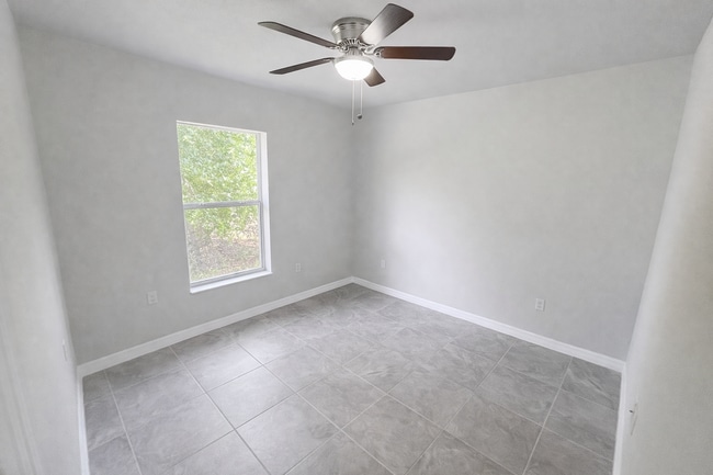 Building Photo - 3055 Morning Glory Dr