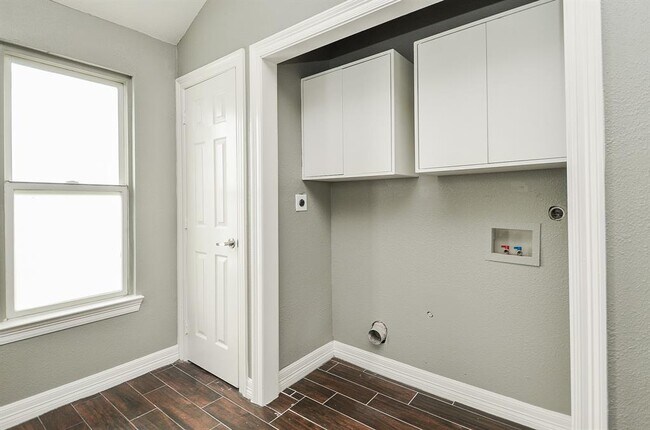 Building Photo - 21523 Ivory Gate Ln