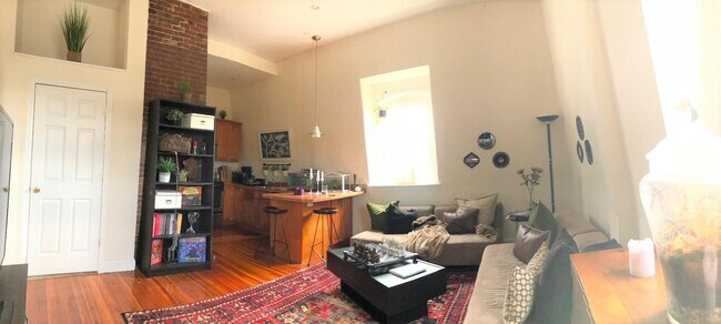 Building Photo - 358 Broadway